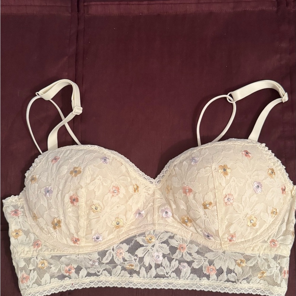 PINK Victoria's Secret Cream Lace Trim Bra